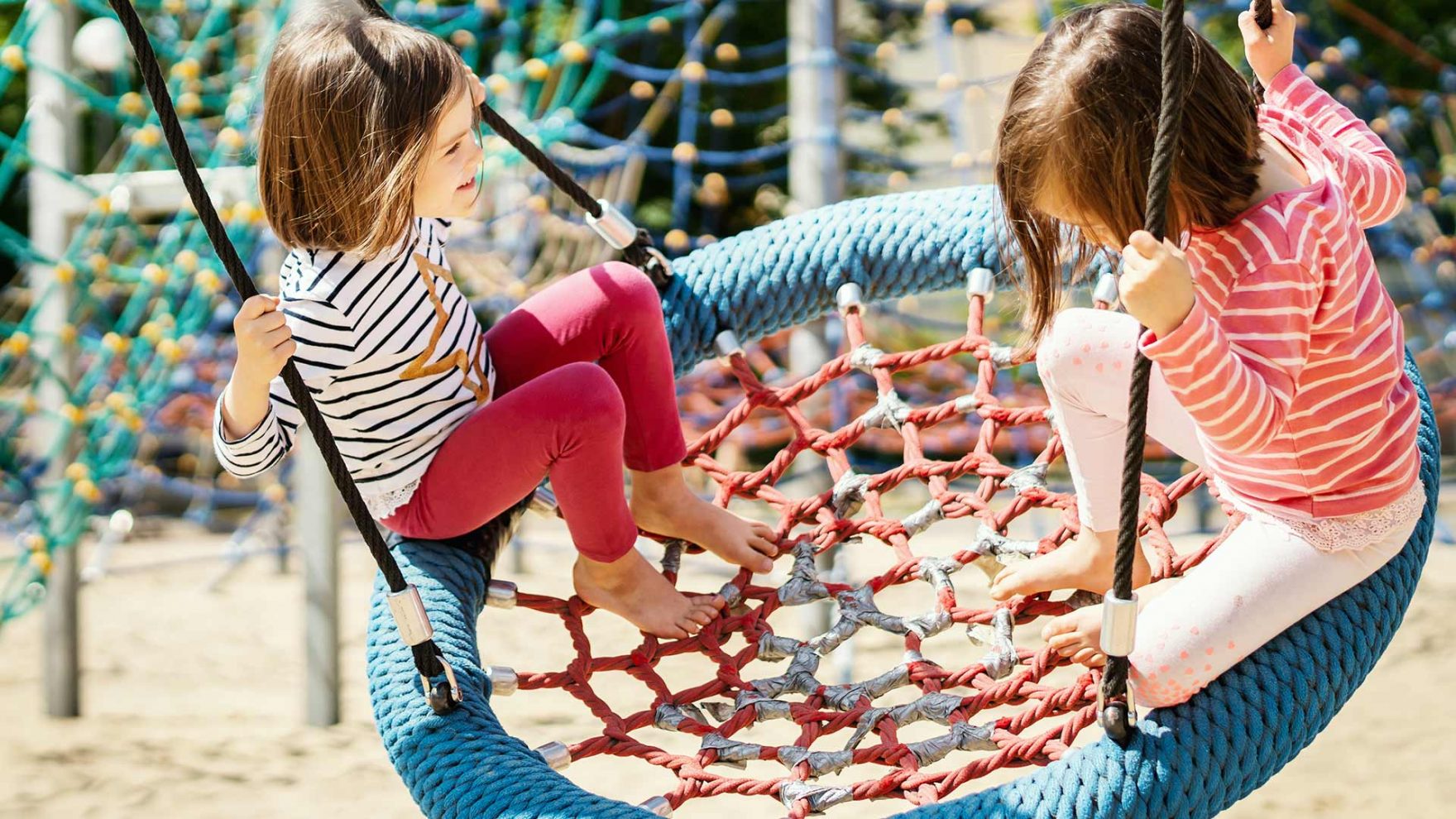 Kinder auf dem Spielplatz