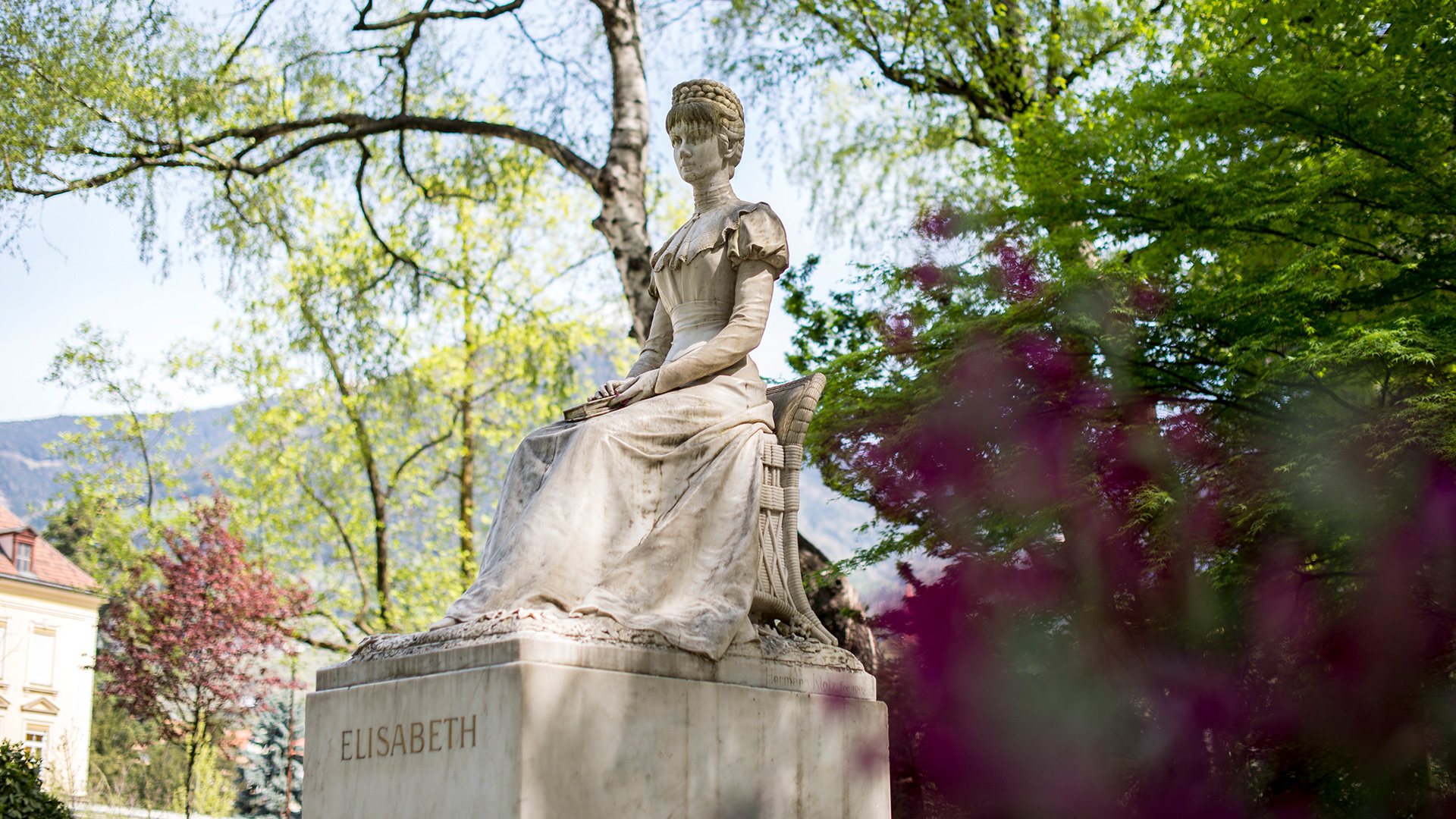 Statue der österreichischen Kaiserin Elisabeth - Sommerpromenade